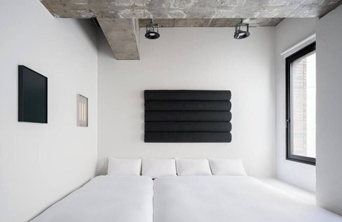 Chuo Hotel | Framing Your Sleep Room @ Tokyo Street Art Hotel