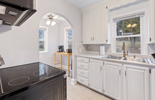 Aksarben - Elmwood Park House | Frances. Cozy pet friendly home.