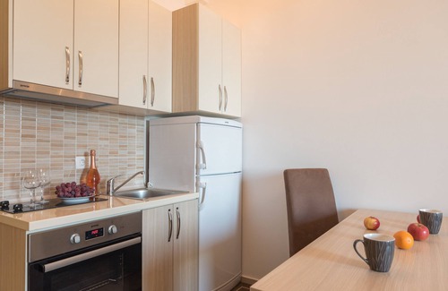 Rafajlovici Apartment | Francesco Apartment with sea views