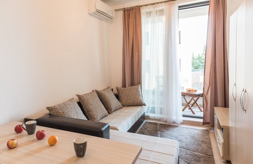 Rafajlovici Apartment | Francesco Apartment with sea views