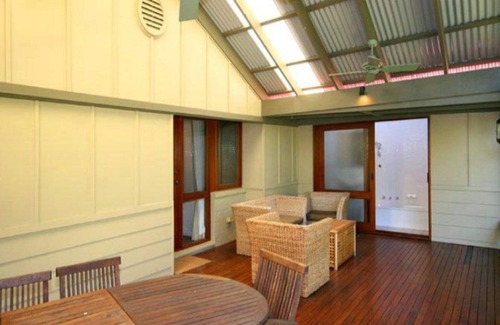 Macmasters Beach House | FRANGIPANI BEACH HOUSE