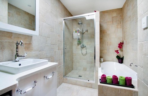 Airlie Beach Apartment | Frangipani Waters - Airlie Beach Central
