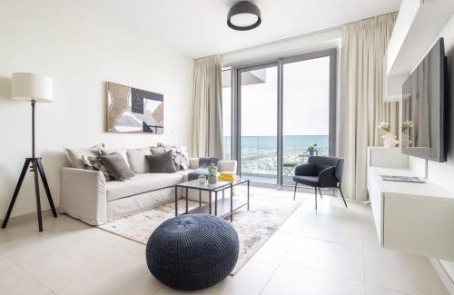 Bur Dubai Apartment | Frank Porter - 1 Residences