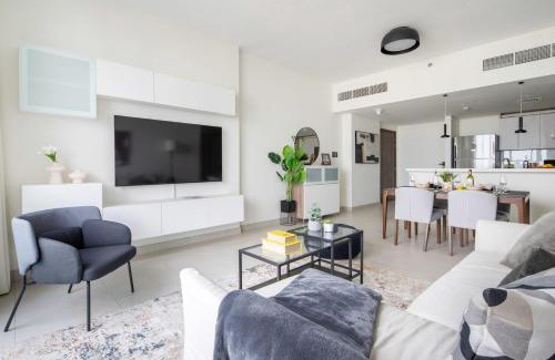 Bur Dubai Apartment | Frank Porter - 1 Residences