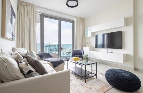 Bur Dubai Apartment | Frank Porter - 1 Residences
