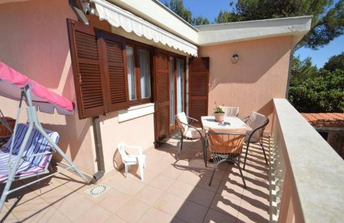 Artatore Apartment | Franka 1 Apartment with terrace near the Beach, Artatore Mali Lošinj