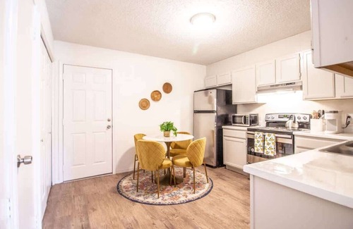 Lubbock House | Frankford Townhomes "D" - Near TTU/Garage/Central