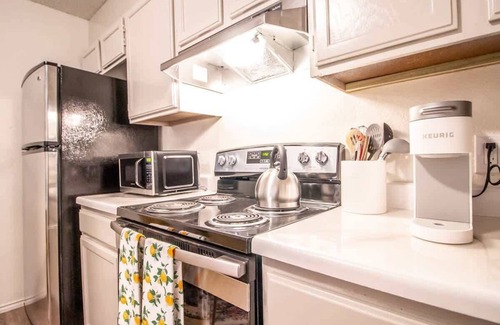Lubbock House | Frankford Townhomes "D" - Near TTU/Garage/Central
