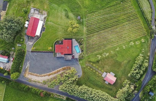 Clarks Beach Villa | franklin chapel