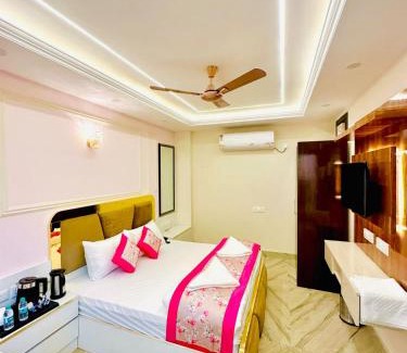 Jangpura Hotel | Frankstay By Hotel Samrat Residency 10 Mints Walking Distance Nizamuddin Railway Station