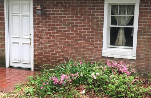 Franktown House | Franktown Artist Cottage.