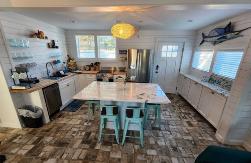 Fort Walton Beach Cottage | Frannys FUN Florida Cottage by the Beach Downtown Fort Walton Beach!