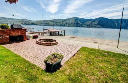 Manson House | Fray's Lane Waterfront Home