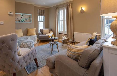 Dartmouth House | Frebus House