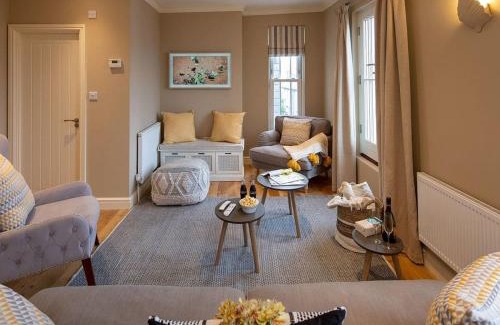 Dartmouth House | Frebus House