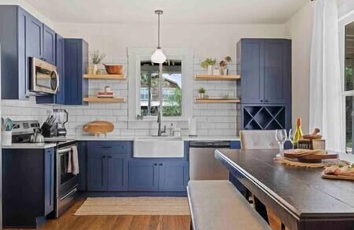 Stonewall House | Fredericksburg Farmhouse, Wine Country, Hot Tub