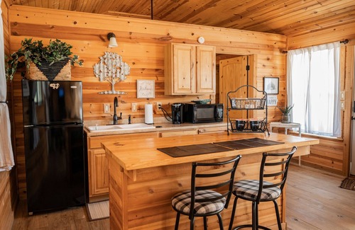 Fredericksburg Cabin | Fredericksburg Texas cabin with your own private Hot Tub and Sauna!