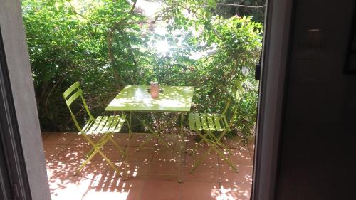 Le Luc Bed & Breakfast | frederique lavande bleue