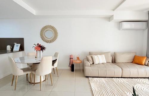 Mascot Apartment | Free AC,Wifi & Parking, Close Shopping and station