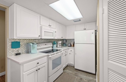 West Panama City Beach Condo | Free Activities! 8th Floor! Cozy Condo Right On The Beach!