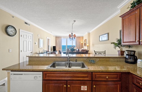 Long Beach Condo | Free Activities + Summer Deals! Winter '26 $1800/mo! 18th Floor!