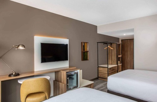 Dania Beach Hotel | Free Airport Shuttle w/2 Gorgeous Accommodations | Outdoor Pool + Free Parking
