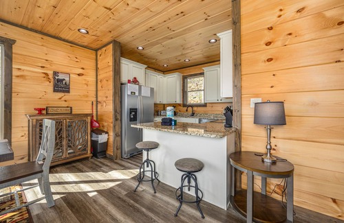 Gatlinburg - Pigeon Forge Cabin | Free Attractions! Private Indoor Heated Pool, Hot Tub, Great Views, Games