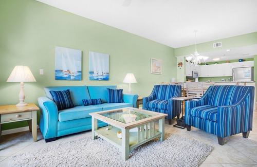 Fort Walton Beach - Destin Condo | 🌴FREE Beach Service~FAB Balcony Views~Walk2Beach~2 Pools~2BR Leeward Key 204🌴
