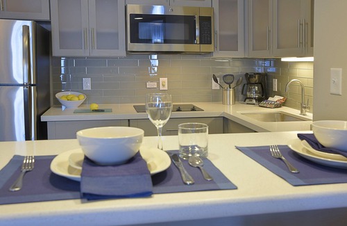 Little Rock Medical District Condo | Free Breakfast Buffet. Close to Medical Center. Good for Groups!