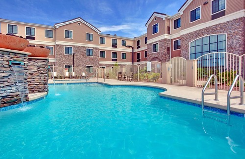 Tucson Apartment | Free Breakfast + Free Wi-Fi + Outdoor Pool | Studio Near Tucson Airport