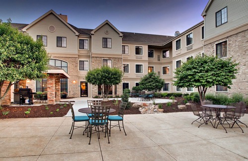 Madison Condo | Free Breakfast Pool & Hot Tub. Near UW-Madison