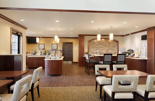 Midland Condo | Free Breakfast. Pool. King Suite. Close to the new Chevron and Oxy campuses!