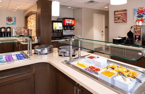 St. George Condo | Free Breakfast + Shared Pool & Hot Tub | Perfect Family Vacation!