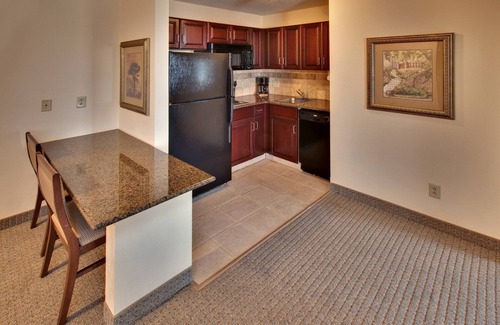 West Des Moines Condo | Free Breakfast, Free Wi-Fi | Indoor Pool, Hot Tub, Business Center