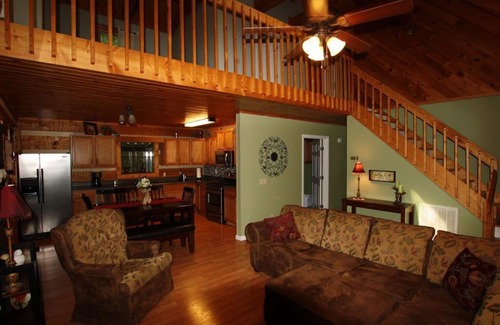 Gatlinburg - Pigeon Forge Cabin | Free Daily Activities - Theater - Game Room - Hot Tub - Fire Pit