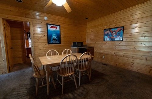 Gatlinburg - Pigeon Forge Cabin | Free Daily Activities - Beautiful Preserve Resort - Amazing Views