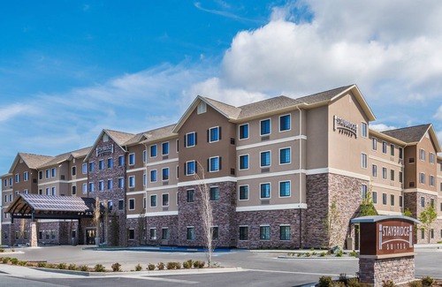 Midtown Anchorage Apartment | Free Daily Breakfast, Pool & Hot Tub Access. Great Location!