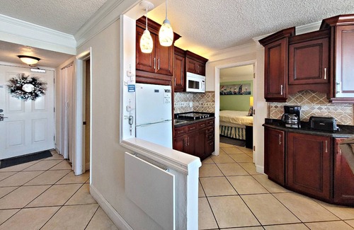 Daytona Beach Shores Condo | FREE DAILY ACTIVITIES! Exquisite-Remodeled-Rare OceanFront-1 Bdrm Unit-HBO & Secured/Private WiFi!
