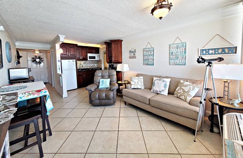Daytona Beach Shores Condo | FREE DAILY ACTIVITIES! Exquisite-Remodeled-Rare OceanFront-1 Bdrm Unit-HBO & Secured/Private WiFi!