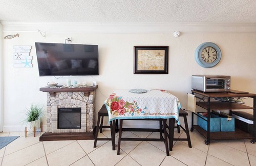 Daytona Beach Shores Condo | FREE DAILY ACTIVITIES! Exquisite-Remodeled-Rare OceanFront-1 Bdrm Unit-HBO & Secured/Private WiFi!