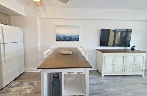 Daytona Beach Shores Condo | FREE DAILY ACTIVITIES-Beachy Ocean-Front/Pool-Front-1 Bedroom Unit Awaits-Newly Renovated-SecureWIFI