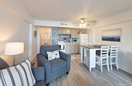 Daytona Beach Shores Condo | FREE DAILY ACTIVITIES-Beachy Ocean-Front/Pool-Front-1 Bedroom Unit Awaits-Newly Renovated-SecureWIFI