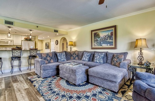 Pigeon Forge Condo | FREE Dollywood Ticket Golf Vista 141 Spacious Condo on Golf Course