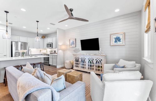 Seagrove Beach House | FREE Golf Cart | 2 Min Bike Ride to Beach | Steps to Community Pool | Large Patio | 30A Beaches