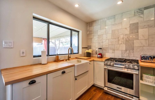 Cavalier Vista House | FREE GOLF! Dog Friendly, Near Old Town Scottsdale's Shopping+Dining, Great for Business or Pleasure!
