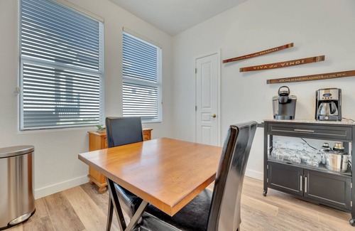 Kierland Condo | FREE GOLF! Heated Pool/Spa/Fitness Room, Garage, Near Hiking, Kierland Commons Fine Dining, Shopping