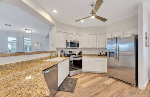 Kierland Condo | FREE GOLF! Heated Pool/Spa/Fitness Room, Garage, Near Hiking, Kierland Commons Fine Dining, Shopping