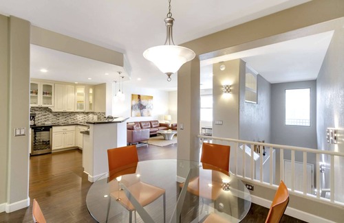 Kierland Condo | FREE GOLF & MORE! Kierland Commons Fine Dining & Shopping, Hiking, Fitness room, Heated Pool & Spa!