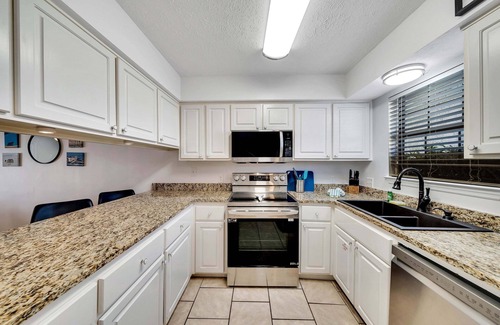 Long Beach House | FREE Golf+Tix! Large Poolside(heated) Gulf Highlands, 5-10 Min Walk to Beach!