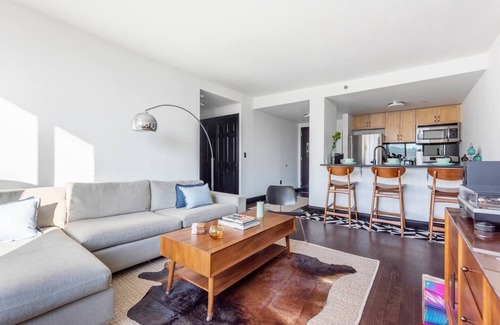 Bowery Condo | Free Gym, Doorman, Terrace, Amazing Views, Elevator!